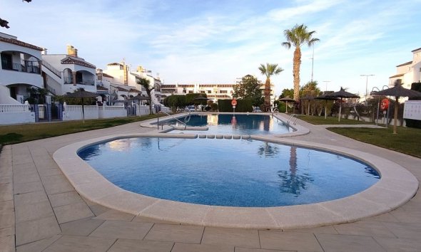 Resale - Apartment - Orihuela Costa - Villamartin