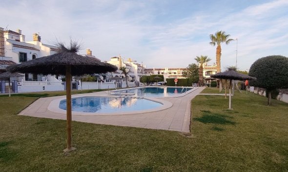 Resale - Apartment - Orihuela Costa - Villamartin
