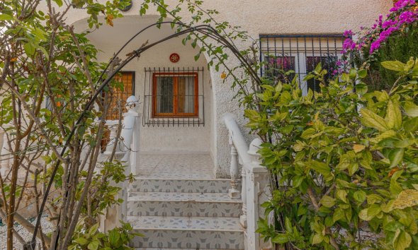 Resale - Villa - Torrevieja - La siesta