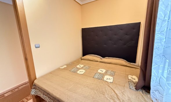 Resale - Apartment - Torrevieja - Playa del cura