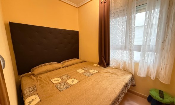 Resale - Apartment - Torrevieja - Playa del cura