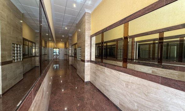 Resale - Apartment - Torrevieja - Playa del cura