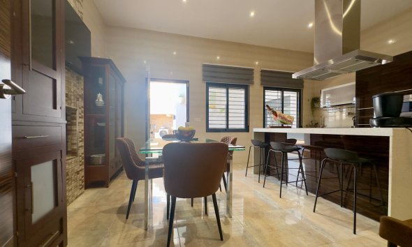 Resale - Villa - Pilar de la Horadada - Torre de la Horadada