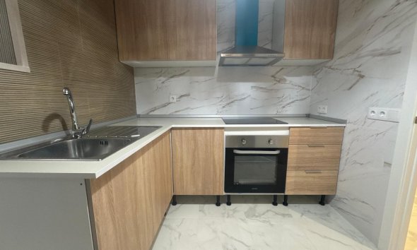 Resale - Apartment - Torrevieja - Muelle Pesquero