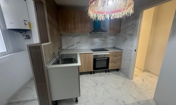 Resale - Apartment - Torrevieja - Muelle Pesquero