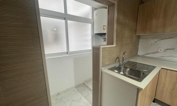 Resale - Apartment - Torrevieja - Muelle Pesquero