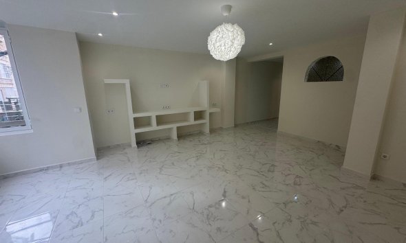 Resale - Apartment - Torrevieja - Muelle Pesquero