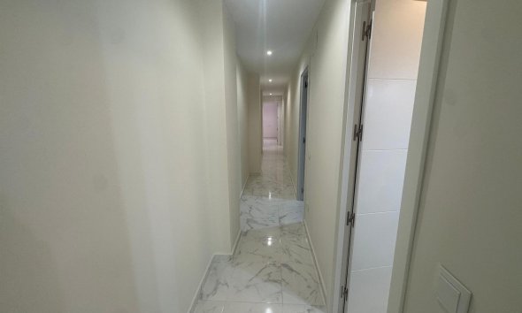 Resale - Apartment - Torrevieja - Muelle Pesquero