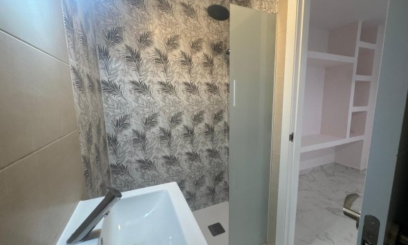 Resale - Apartment - Torrevieja - Muelle Pesquero