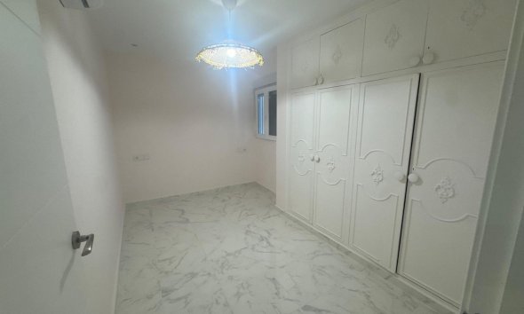 Resale - Apartment - Torrevieja - Muelle Pesquero