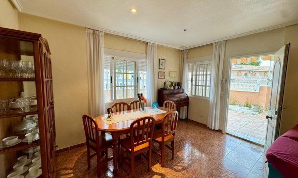 Resale - Villa - Torrevieja - Los Balcones - Los Altos del Edén