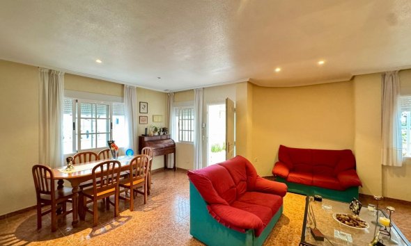 Resale - Villa - Torrevieja - Los Balcones - Los Altos del Edén
