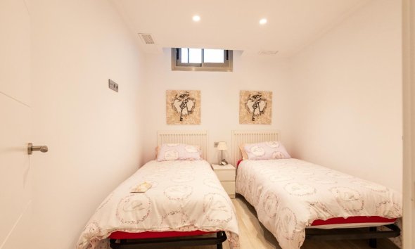 Resale - Villa - Orihuela Costa - Pau 26