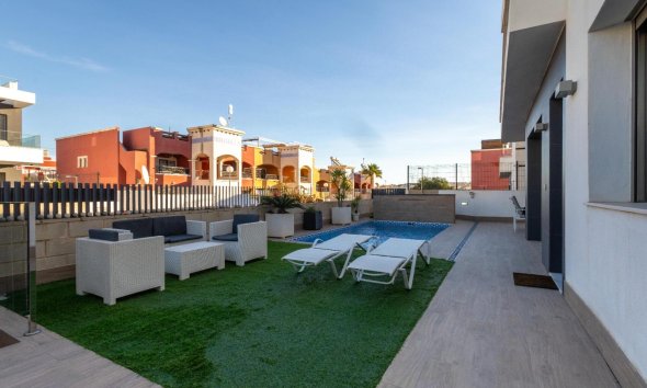 Resale - Villa - Orihuela Costa - Pau 26