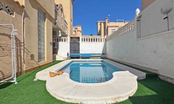 Resale - Terraced house / Townhouse - Orihuela Costa - Villamartín