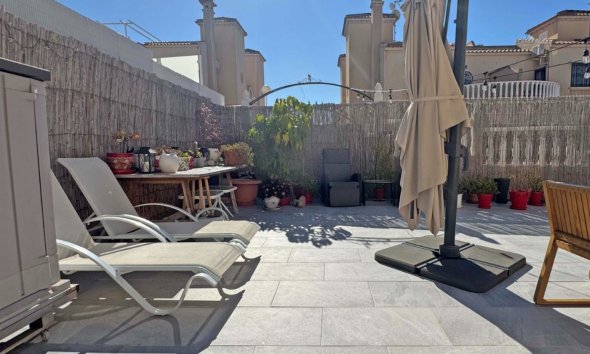 Resale - Terraced house / Townhouse - Orihuela Costa - Villamartín