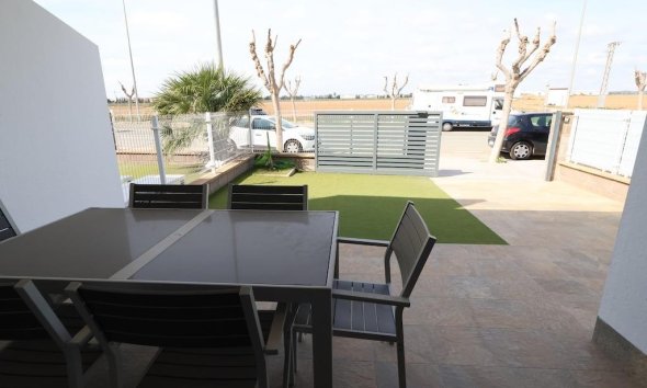 Resale - Bungalow - Pilar de la Horadada - Zona Pueblo