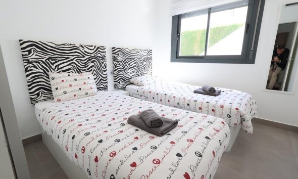 Resale - Bungalow - Pilar de la Horadada - Zona Pueblo