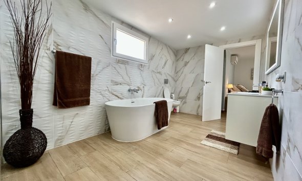 Resale - Villa - Orihuela Costa - Cabo Roig