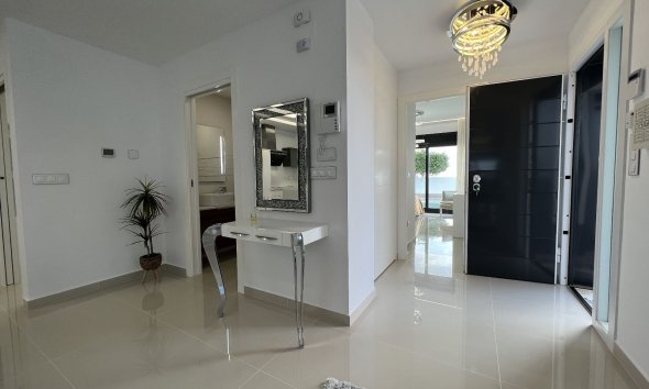 Resale - Villa - San Miguel de Salinas - Costa Blanca