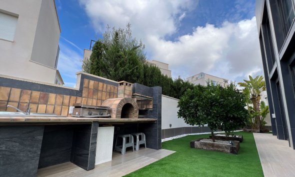 Resale - Villa - San Miguel de Salinas - Costa Blanca