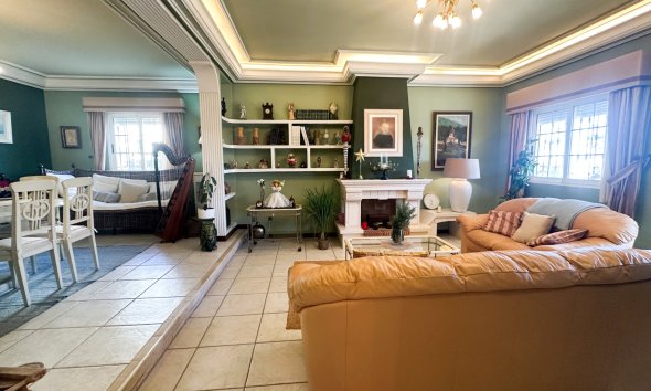 Resale - Villa - La Mata