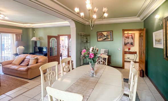 Resale - Villa - La Mata