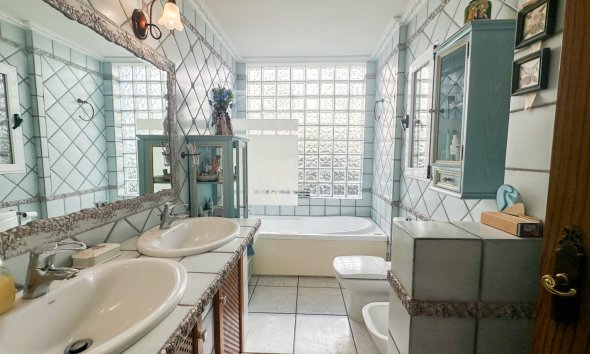 Resale - Villa - La Mata