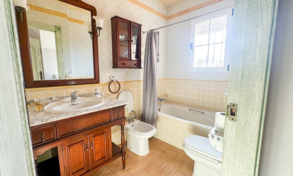 Resale - Villa - La Mata