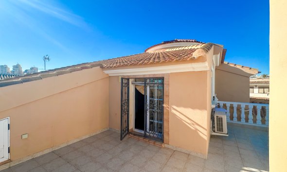 Resale - Villa - La Mata