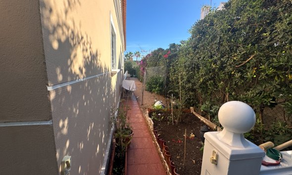 Resale - Villa - La Mata