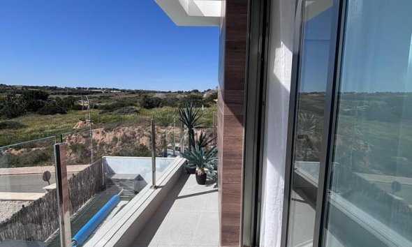 Resale - Villa - Orihuela Costa - Pau 8