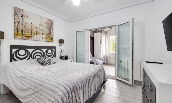 Rynek Wtórny - Dom szeregowy - Torrevieja