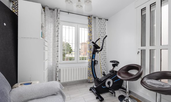 Rynek Wtórny - Dom szeregowy - Torrevieja