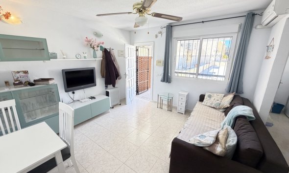 Resale - Apartment - Orihuela Costa - Villamartin