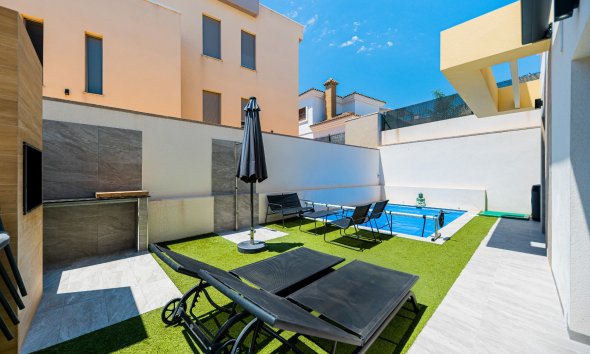 Reventa - Villa - Los Montesinos