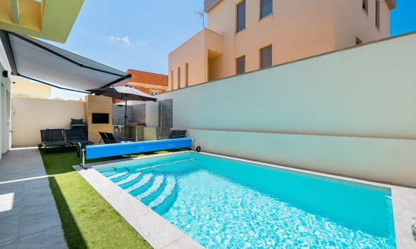 Reventa - Villa - Los Montesinos