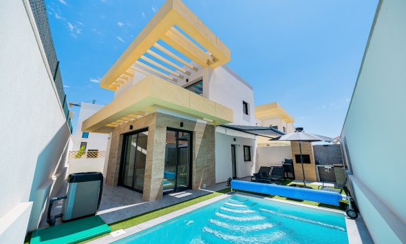 Reventa - Villa - Los Montesinos