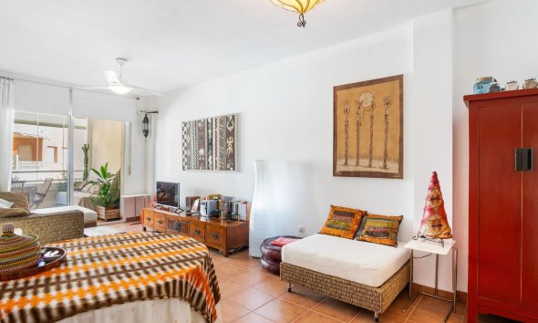 Resale - Apartment - Orihuela Costa - Campoamor