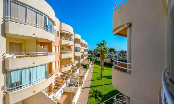 Resale - Apartment - Orihuela Costa - Campoamor