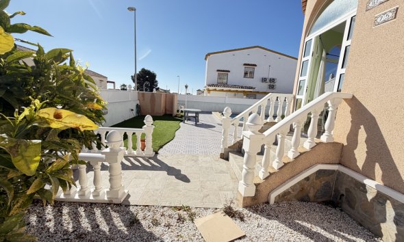 Resale - Villa - Orihuela Costa - Villamartin