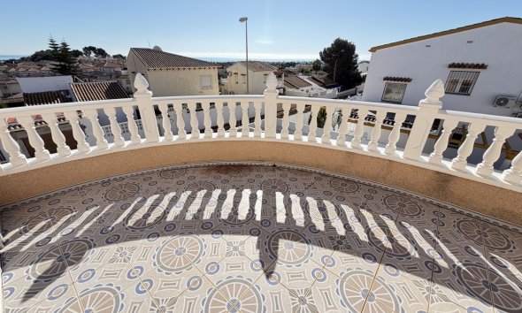 Resale - Villa - Orihuela Costa - Villamartin