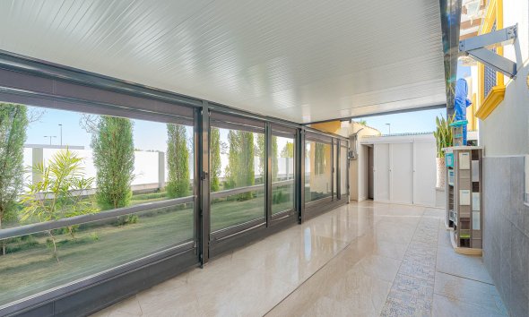 Resale - Terraced house / Townhouse - Punta Prima