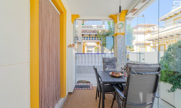 Resale - Terraced house / Townhouse - Punta Prima