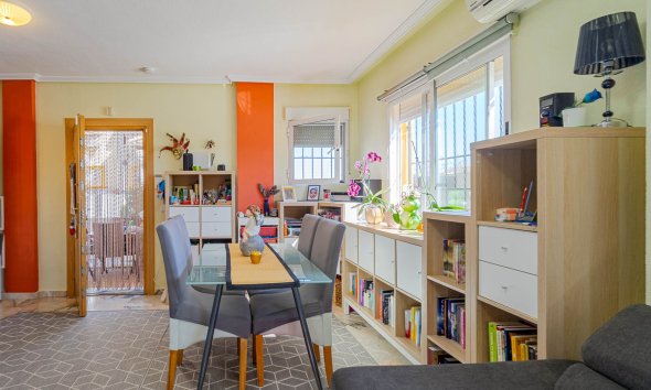 Resale - Terraced house / Townhouse - Punta Prima