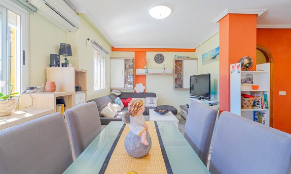 Resale - Terraced house / Townhouse - Punta Prima