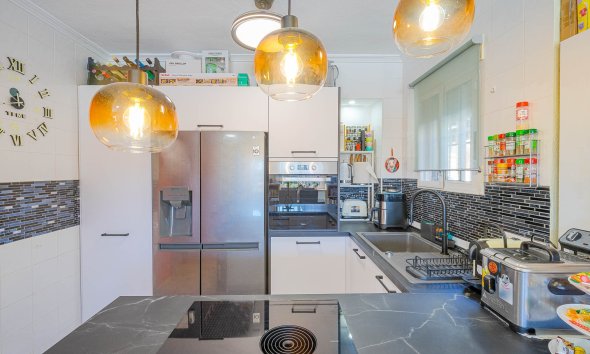 Resale - Terraced house / Townhouse - Punta Prima