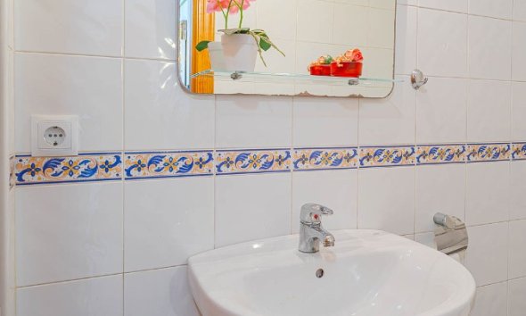 Resale - Terraced house / Townhouse - Punta Prima