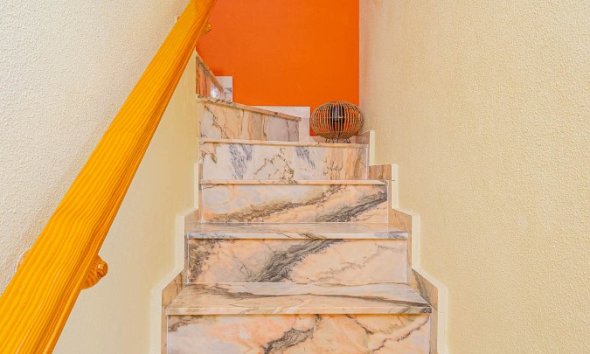 Resale - Terraced house / Townhouse - Punta Prima