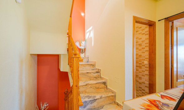 Resale - Terraced house / Townhouse - Punta Prima